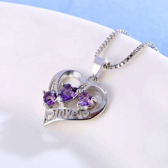 Beautiful Three Purple Heart Pendant Necklace - Picture 3 of 5